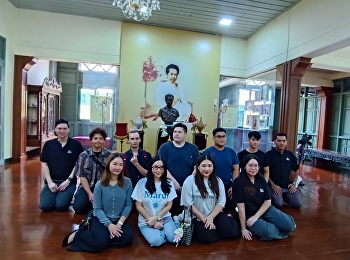 สำนักศิลป์ฯ ต้อนรับ THE FOOD SCHOOL
BANGKOK
เข้าเยี่ยมชมพิพิธภัณฑ์อาคารสายสุทธานภดล
และเรียนรู้การทำเครื่องหวานชาววัง
“ขนมดอกอัญชัน”